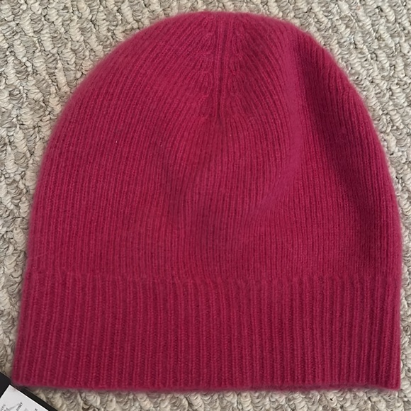 NWT women's Burberry hot pink beanie winter snow hat w Burberry design front - Picture 4 of 9